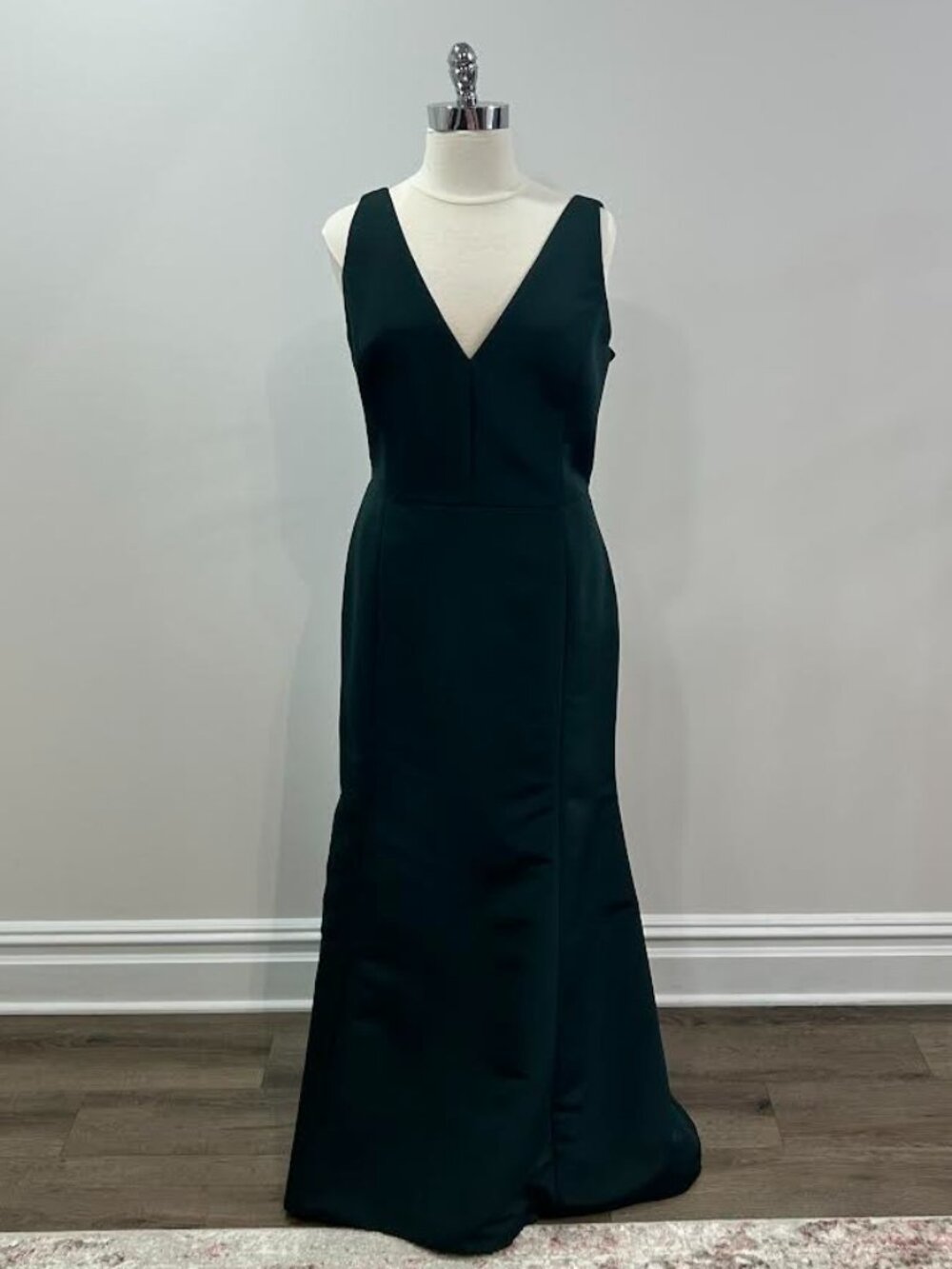 Hunter Green V-Neck Fitted Faille Gown Style MacKayla Size 24